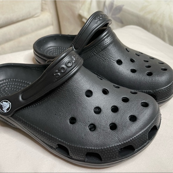 Black Classic CROCS BRAND NEW - Picture 3 of 5